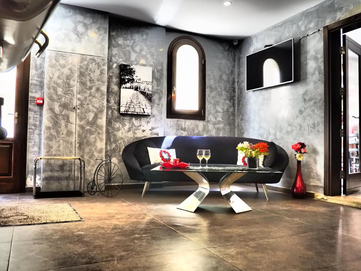 Adelphi Boutique Hotel 拉巴特 外观 照片