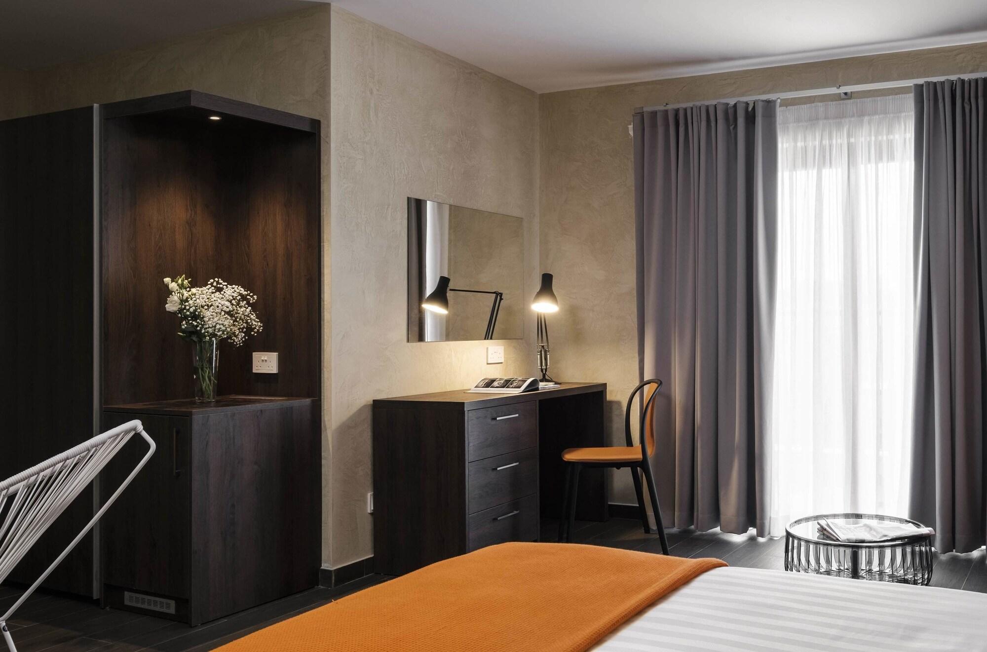 Adelphi Boutique Hotel 拉巴特 外观 照片