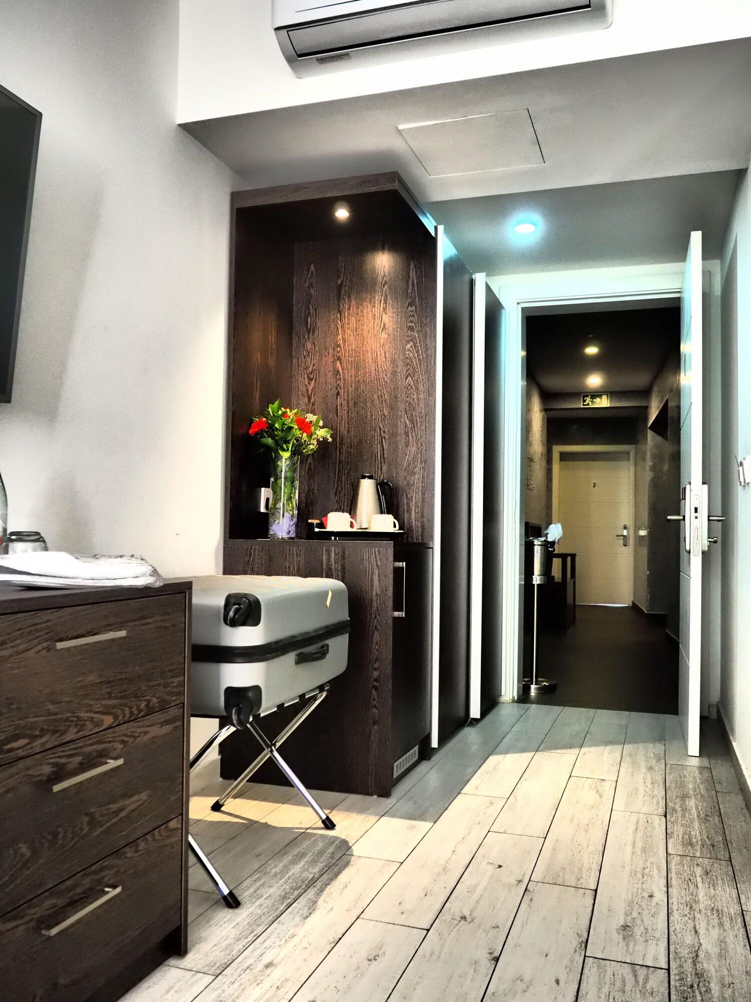 Adelphi Boutique Hotel 拉巴特 外观 照片
